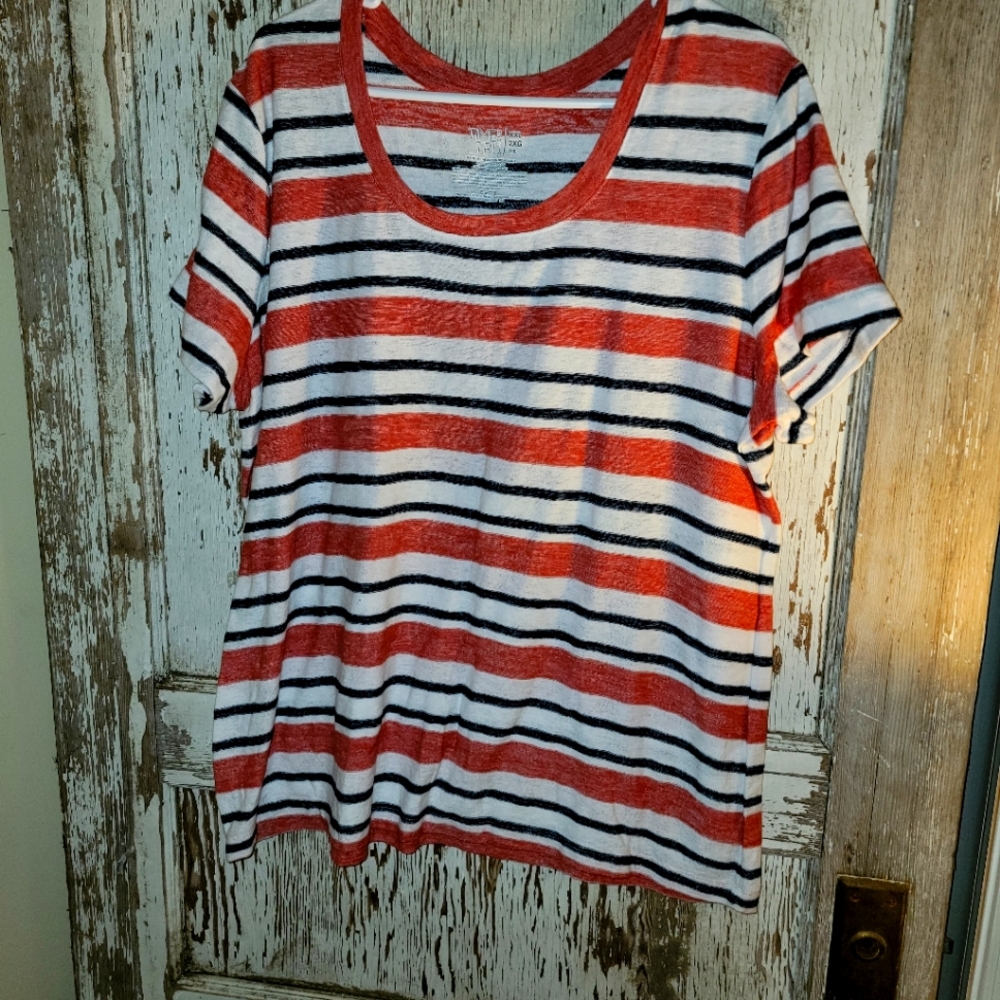 Short sleeved red white and blue shirt xxl